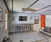 Keystone Getaway Cabin w/ Mount Rushmore View