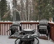 North Pole Escape w/ Deck & Aurora Lights Views!