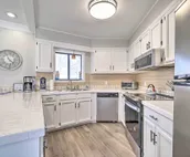 Updated Cottage w/ Private Dock & Lake Access!