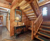 The Bears Den Dakota Dream B&B. Secluded, Close to Custer, Great Breakfast!