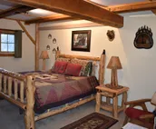 The Bears Den Dakota Dream B&B. Secluded, Close to Custer, Great Breakfast!