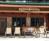 The Bears Den Dakota Dream B&B. Secluded, Close to Custer, Great Breakfast!