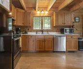Amazing Log Home near Wineries, Fishing and Hiking