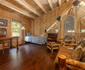 Amazing Log Home near Wineries, Fishing and Hiking