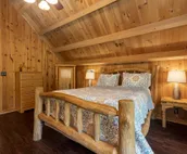 Amazing Log Home near Wineries, Fishing and Hiking