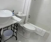 Cottage w/Garage 3 Blocks to Chey. Reg. Med Center