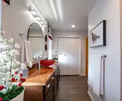Gorgeous Chilkat Tower #3, 2BR Condo, downtown