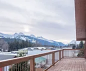 Gorgeous Chilkat Tower #3, 2BR Condo, downtown