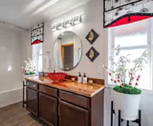 Gorgeous Chilkat Tower #3, 2BR Condo, downtown