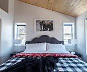 Gorgeous Chilkat Tower #3, 2BR Condo, downtown