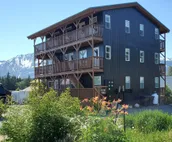 Gorgeous Chilkat Tower #3, 2BR Condo, downtown