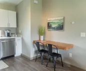 Suite 09 Downtown Palmer