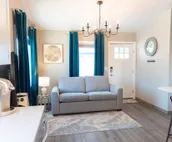 Suite 10 Downtown Palmer