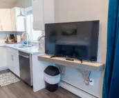 Suite 10 Downtown Palmer