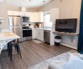 Suite 10 Downtown Palmer