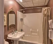 Pet-Friendly Apt: 2 Blocks to Riverside Park!