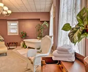 Pet-Friendly Apt: 2 Blocks to Riverside Park!