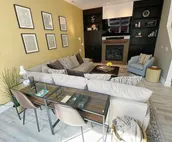 Old Market Townhome w/ 2 King Suites+Garage+View