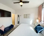 Old Market Townhome w/ 2 King Suites+Garage+View