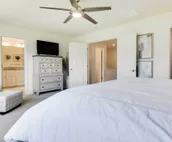 Townhome in Bishop’s Landing - 5 Miles to Beach!