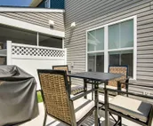 Townhome in Bishop’s Landing - 5 Miles to Beach!
