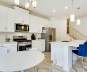 Townhome in Bishop’s Landing - 5 Miles to Beach!