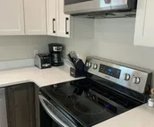 Newly Re-Finished 2 bed, 1 bath close to downtown