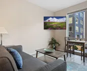 Relax and Rejuvenate in a Glamorous Retreat with a Stunning Rooftop 334