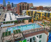 Relax and Rejuvenate in a Glamorous Retreat with a Stunning Rooftop 334