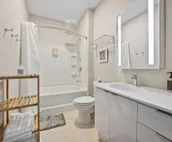 Relax and Rejuvenate in a Glamorous Retreat with a Stunning Rooftop 334