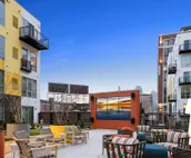 Relax and Rejuvenate in a Glamorous Retreat with a Stunning Rooftop 334