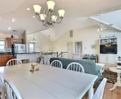 1674 Sandpiper *2 min walk to beach access