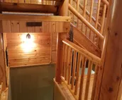 Log Home only minutes from Missouri River/Lake Francis Case, I-90 & downtown.