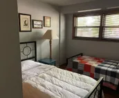 Comfortable and Quaint w/ a Hot Tub