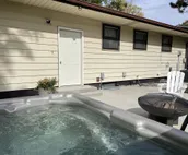 Comfortable and Quaint w/ a Hot Tub
