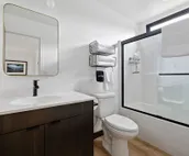 Modern on Main-Walking Distance to Downtown Hill City and Mickelson Trail!
