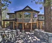 Luxury Chalet w/ Mtn Views: 3 Mi to Mt Rose Ski!