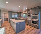 Luxury Chalet w/ Mtn Views: 3 Mi to Mt Rose Ski!