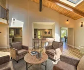 Luxury Chalet w/ Mtn Views: 3 Mi to Mt Rose Ski!