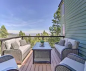 Luxury Chalet w/ Mtn Views: 3 Mi to Mt Rose Ski!