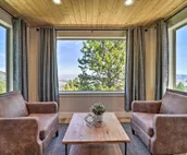 Luxury Chalet w/ Mtn Views: 3 Mi to Mt Rose Ski!