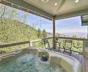 Luxury Chalet w/ Mtn Views: 3 Mi to Mt Rose Ski!