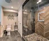 Luxury Chalet w/ Mtn Views: 3 Mi to Mt Rose Ski!