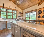 Elegant Mtn Chalet w/ Deck: 1 Mi to Mt Snow!