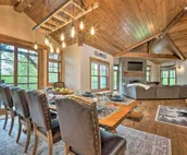 Elegant Mtn Chalet w/ Deck: 1 Mi to Mt Snow!