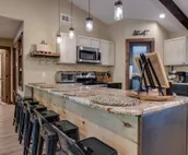 Bent Tree Cabin, on Private 12.5 Acres + Hot Tub