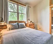 Renovated Farmhouse < 1 Mile to Okemo Mountain!