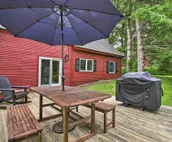 Renovated Farmhouse < 1 Mile to Okemo Mountain!