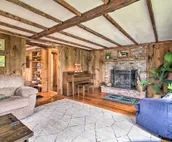 Renovated Farmhouse < 1 Mile to Okemo Mountain!