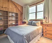 Renovated Farmhouse < 1 Mile to Okemo Mountain!